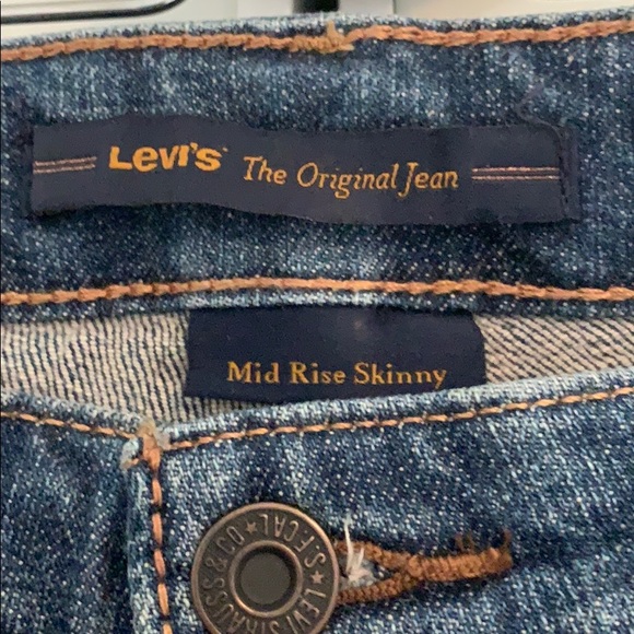Levi Mid Rise Skinny jeans Size 4 - Picture 2 of 10